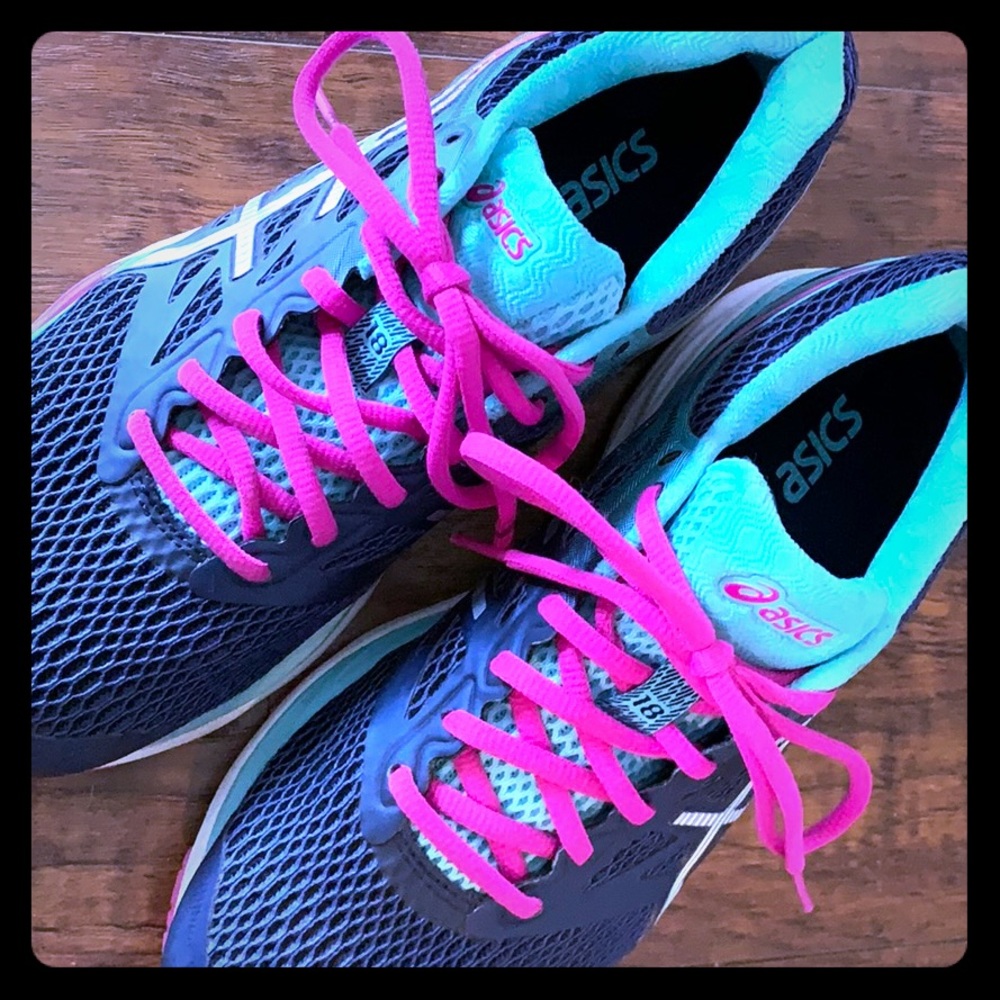 ASICS gel cumulus running shoes